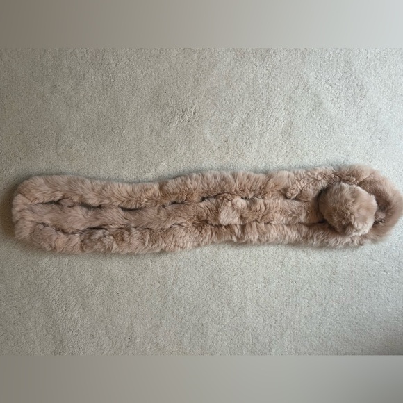 Fur Scarf - Picture 2 of 3